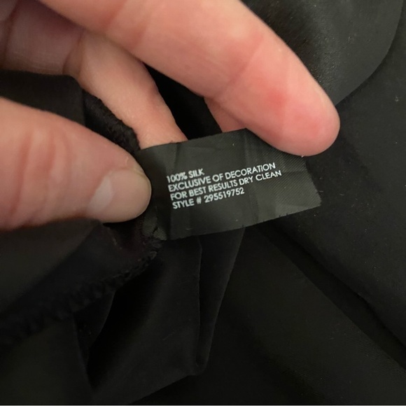 Club‎ Monaco 100%  silk black romper in size 0 - Picture 9 of 10